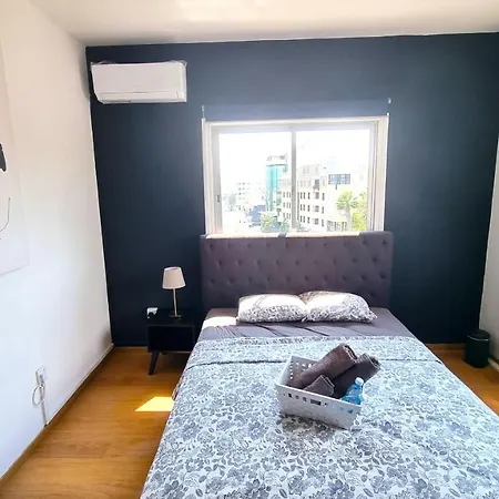 Apartment 2 Apts - 12 Guests! Comfy And Unique Apt With 150mbit Internet Speed
