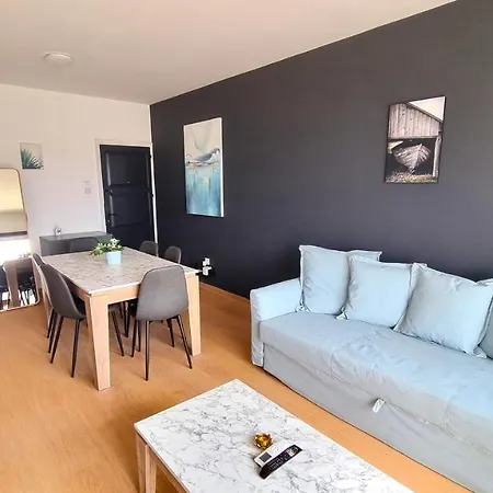 Apartment 2 Apts - 12 Guests! Comfy And Unique Apt With 150mbit Internet Speed