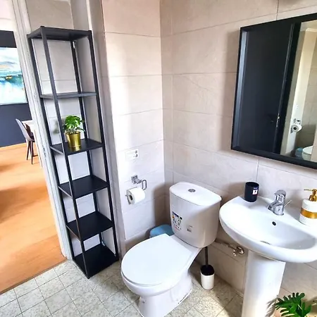 Apartment 2 Apts - 12 Guests! Comfy And Unique Apt With 150mbit Internet Speed