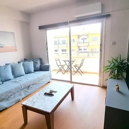 2 Apts - 12 Guests! Comfy And Unique Apt With 150mbit Internet Speed