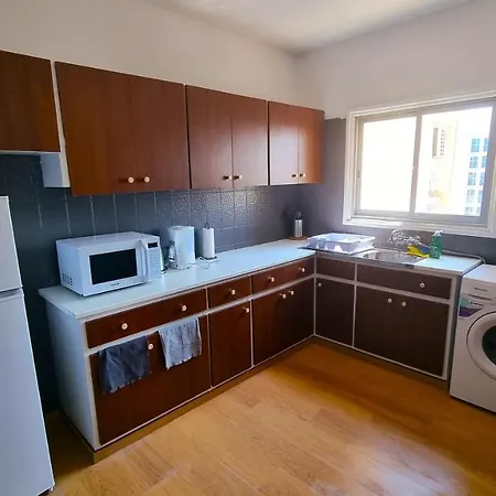 Apartment 2 Apts - 12 Guests! Comfy And Unique Apt With 150mbit Internet Speed *