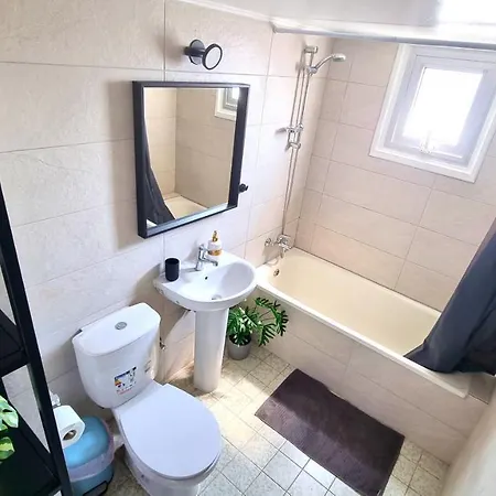 2 Apts - 12 Guests! Comfy And Unique Apt With 150mbit Internet Speed